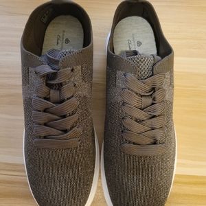 Clarks Cloud Collection Nova Glint in Dark Olive Size 8.5W